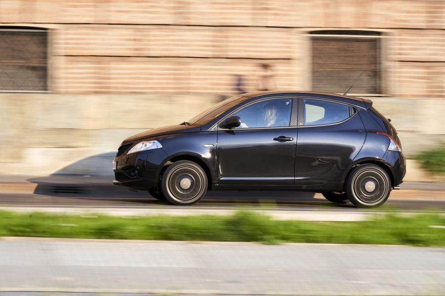  Lancia Ypsilon Black and Noir (846) 2019 года  (фото 18 из 39)